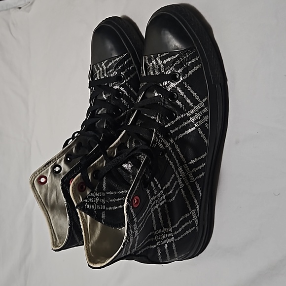 Converse sneakers. - Picture 2 of 6